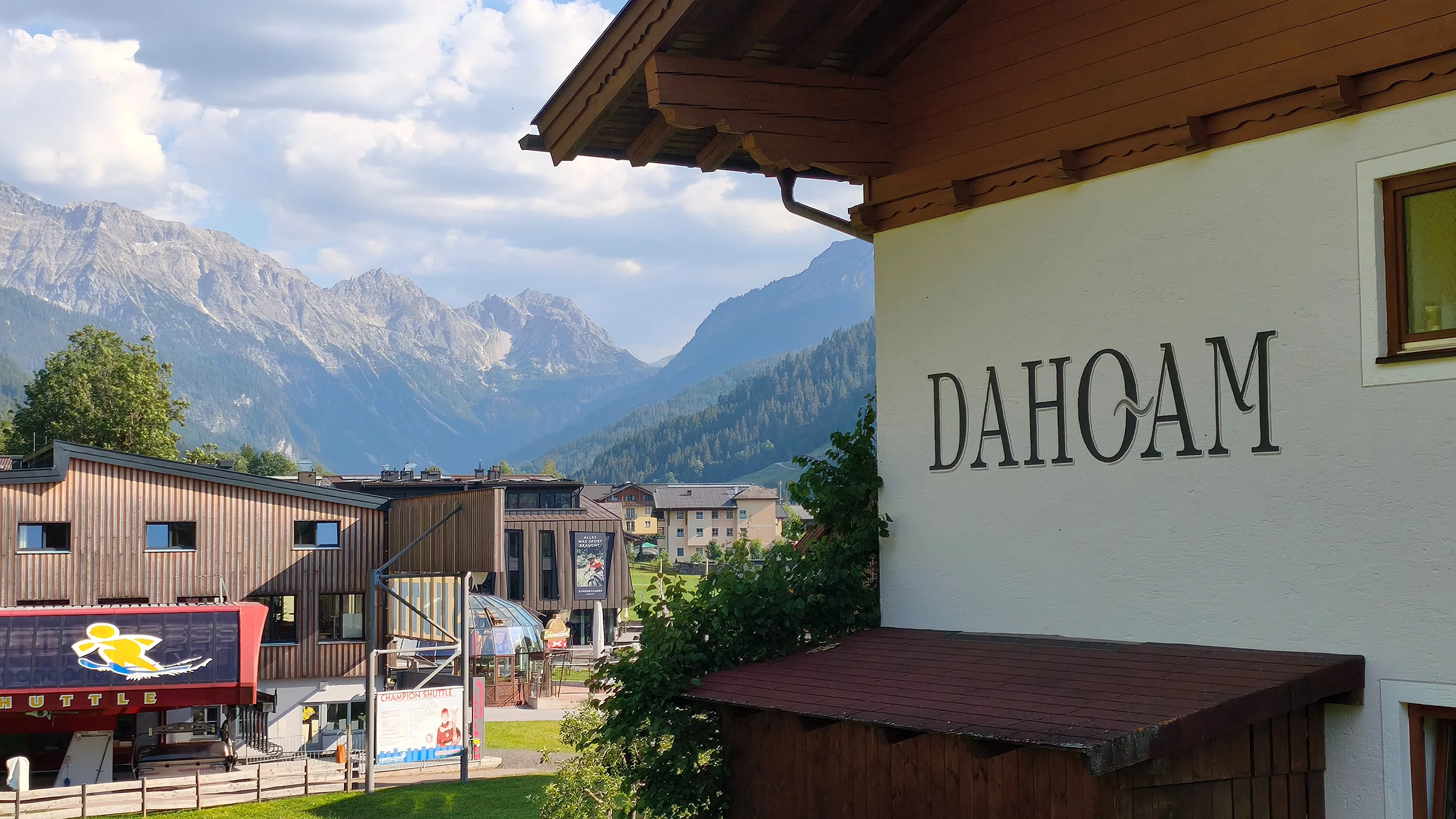 Direkt neben der Talstation Shuttleberg